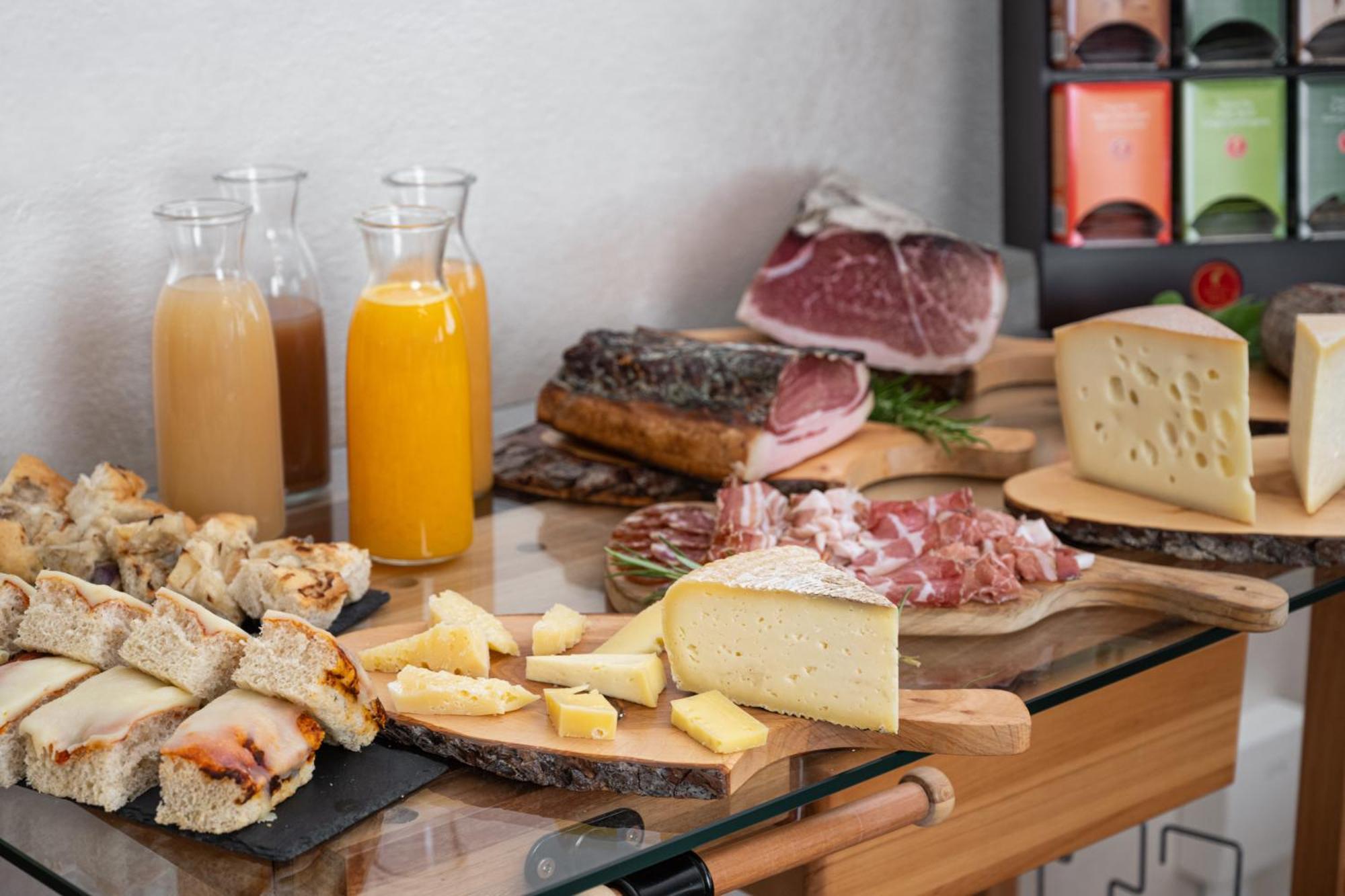 Piccolo Orso Bruno Bed & Breakfast Cavareno Ngoại thất bức ảnh